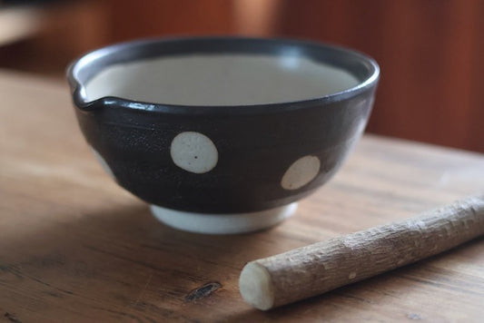 Suribachi & Surikogi (Ceramic grinding bowl and wooden stick) Dark brown x white
