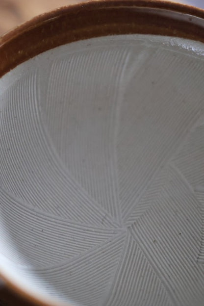 Suribachi & Surikogi (Ceramic grinding bowl and wooden stick) light brown x white