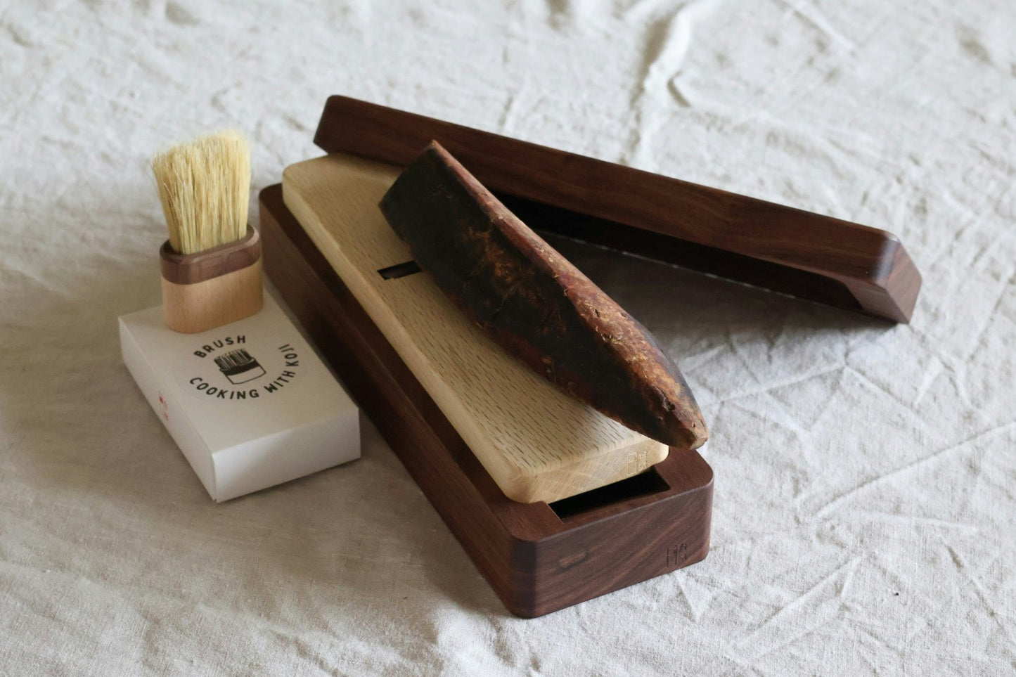 Katsubushi kit (Walnut base)